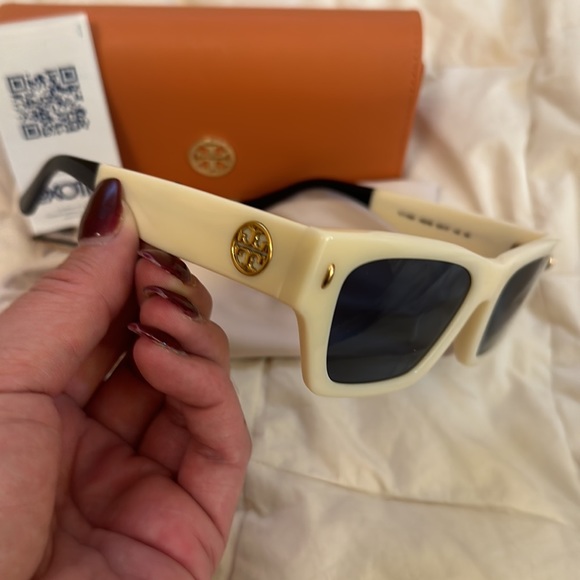 Tori Burch Sunglasses blue/white cream color - Picture 3 of 5